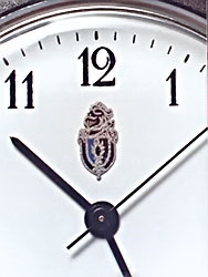 photo d'une montre avec logo de la gendarmerie