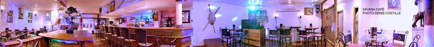 panoramique d'un bar de nuit